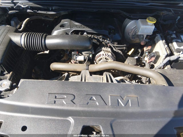 1C6SRFMT5NN212285 RAM 1500 Big Horn 4x4 6&#039;4 Box
