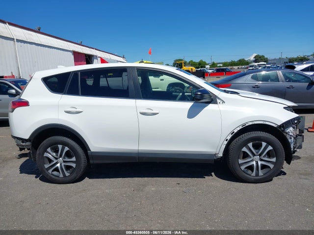 JTMZFREV4JJ737132 Toyota RAV4 LE