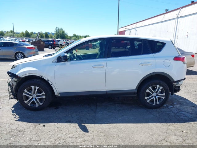 JTMZFREV4JJ737132 Toyota RAV4 LE