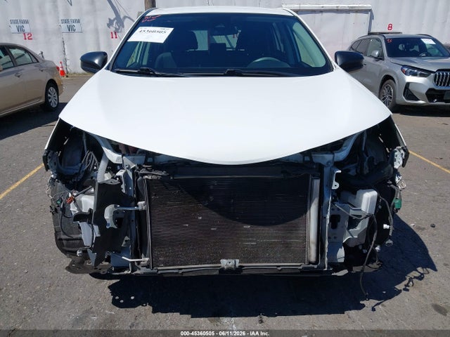 JTMZFREV4JJ737132 Toyota RAV4 LE