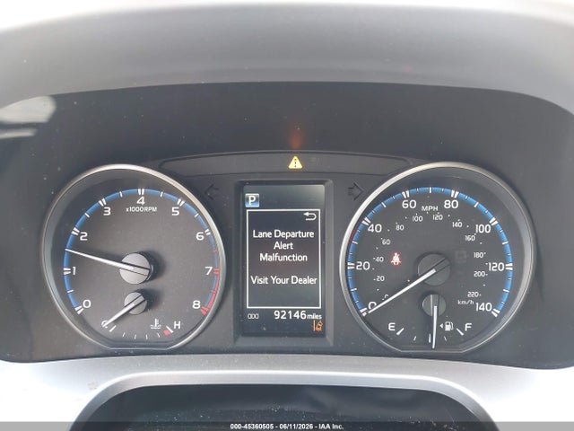 JTMZFREV4JJ737132 Toyota RAV4 LE