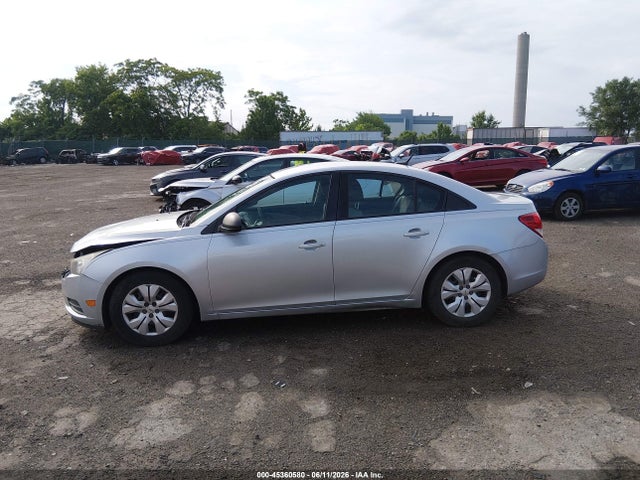 1G1PA5SG9E7466360 Chevrolet Cruze Ls Auto