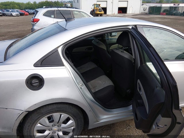 1G1PA5SG9E7466360 Chevrolet Cruze Ls Auto