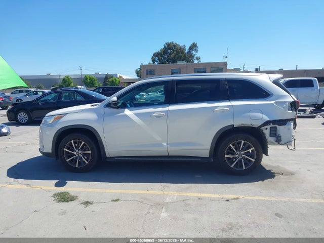 45360659 :رقم المزاد ، 5TDJZRFH5HS394891 vin ، 2017 Toyota Highlander Xle مزاد بيع