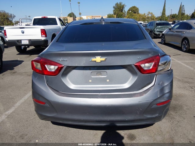 Chevrolet CRUZE 4D 2018 1G1BE5FM5J7247426 Image 16