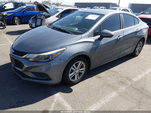Chevrolet CRUZE 4D 2018 1G1BE5FM5J7247426 Image 2