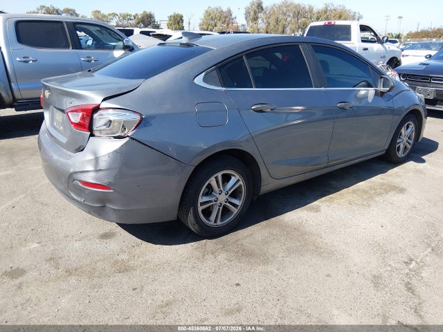 Chevrolet CRUZE 4D 2018 1G1BE5FM5J7247426 Image 4