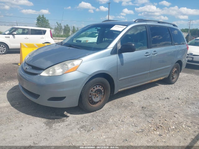 45360664 :رقم المزاد ، 5TDKK4CCXAS325785 vin ، 2010 Toyota Sienna Le مزاد بيع