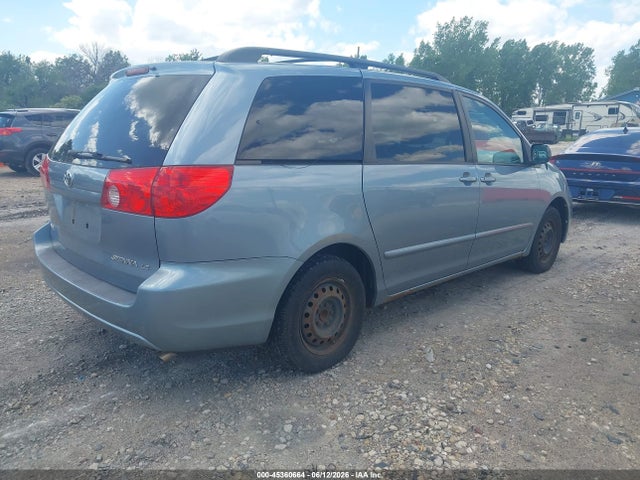 45360664 :رقم المزاد ، 5TDKK4CCXAS325785 vin ، 2010 Toyota Sienna Le مزاد بيع