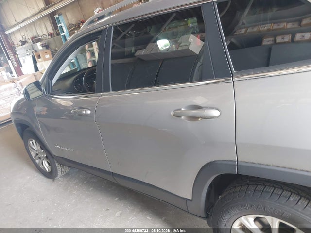 1C4PJMCX9KD176990 Jeep Cherokee Latitude 4x4