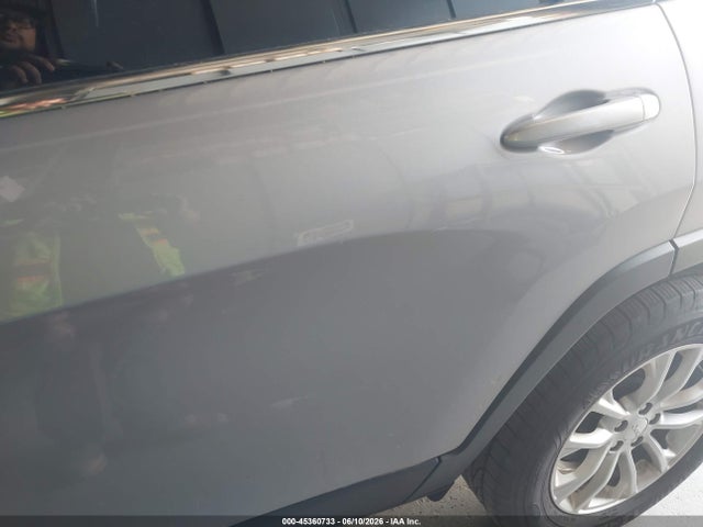 1C4PJMCX9KD176990 Jeep Cherokee Latitude 4x4