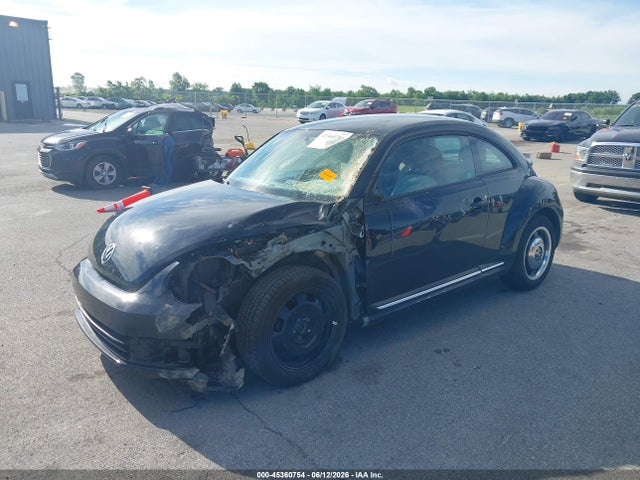 Volkswagen Beetle 1.8t Classic 2015 3VWF17AT7FM653582 Image 2
