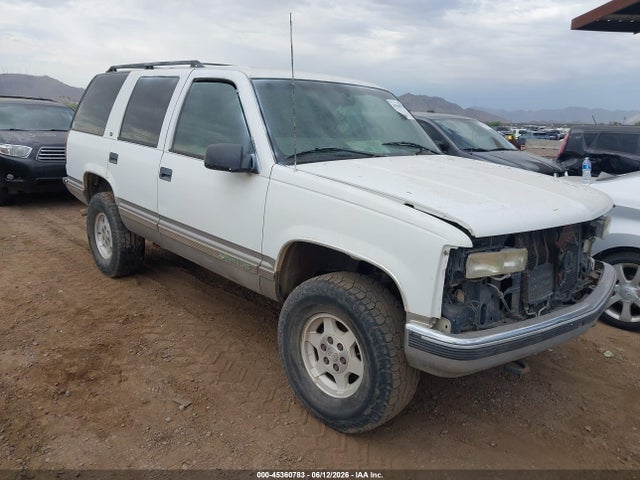1999 Chevrolet Tahoe Ls მანქანა იყიდება აუქციონზე, vin: 1GNEK13R7XJ480646, აუქციონის ნომერი: 45360783
