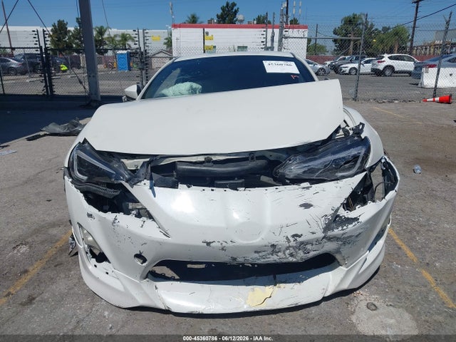JF1ZNAA17F8713208 Scion FR-S