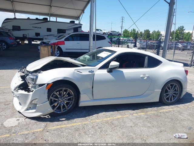 JF1ZNAA17F8713208 Scion FR-S