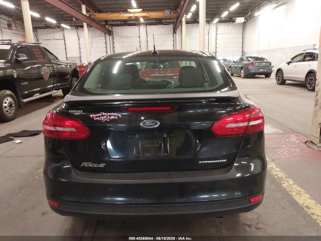 Ford Focus Titanium 2018 1FADP3J27JL314992 Image 16
