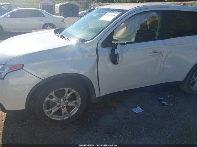 2015 Mitsubishi Outlander Se მანქანა იყიდება აუქციონზე, vin: JA4AD3A31FZ005905, აუქციონის ნომერი: 45360858