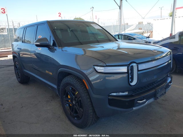 Rivian R1s Adventure 2023 7PDSGABA6PN013227 Image 1