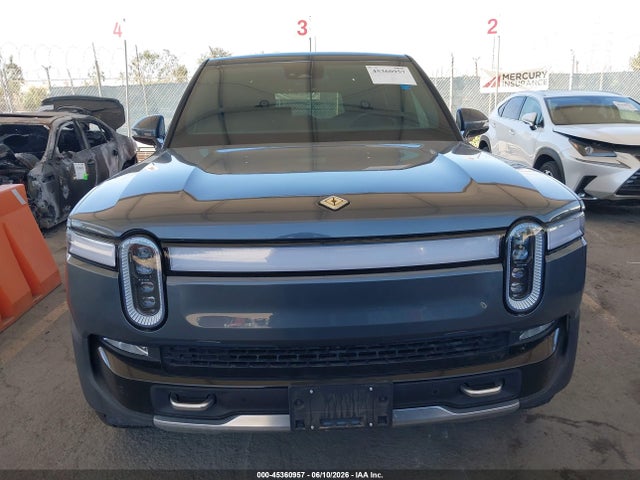 Rivian R1s Adventure 2023 7PDSGABA6PN013227 Image 12