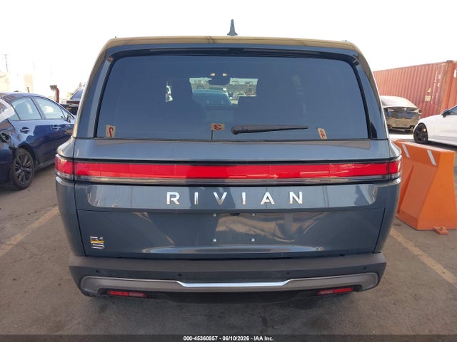 Rivian R1s Adventure 2023 7PDSGABA6PN013227 Image 16