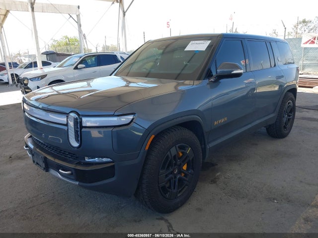 Rivian R1s Adventure 2023 7PDSGABA6PN013227 Image 2