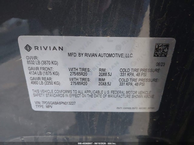 Rivian R1s Adventure 2023 7PDSGABA6PN013227 Image 9