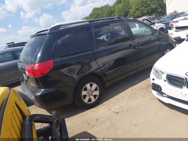2010 Toyota Sienna Le მანქანა იყიდება აუქციონზე, vin: 5TDKK4CC3AS330942, აუქციონის ნომერი: 45360966