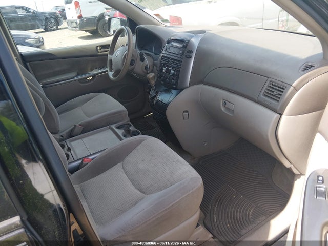 2010 Toyota Sienna Le მანქანა იყიდება აუქციონზე, vin: 5TDKK4CC3AS330942, აუქციონის ნომერი: 45360966