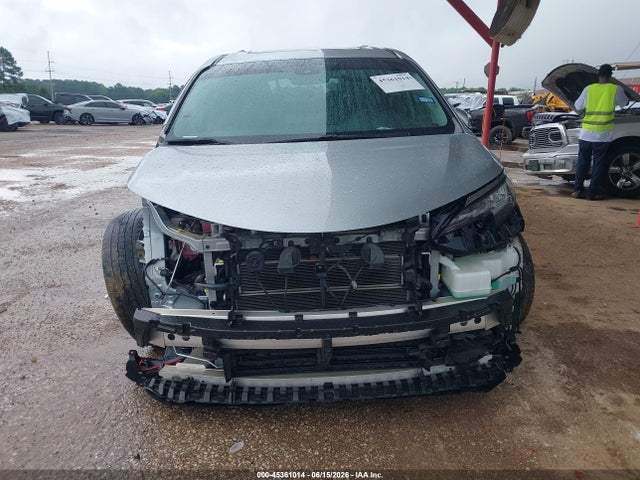 Toyota SIENNA XLE 2021 5TDYRKEC8MS010205 Image 13