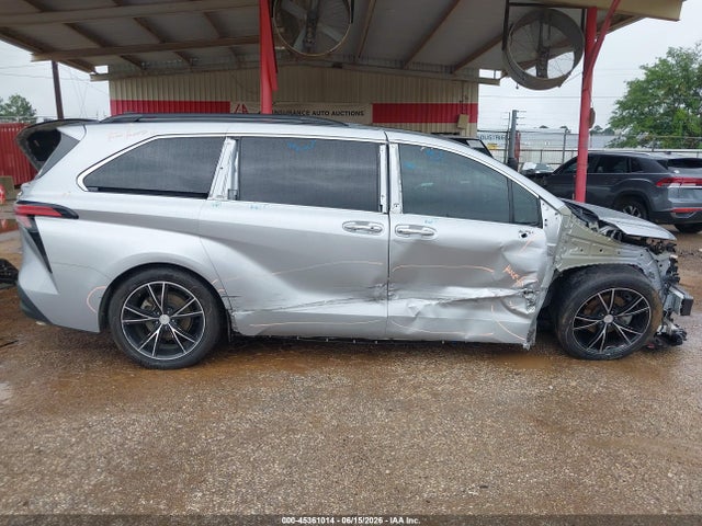 Toyota SIENNA XLE 2021 5TDYRKEC8MS010205 Image 18