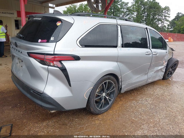 Toyota SIENNA XLE 2021 5TDYRKEC8MS010205 Image 4