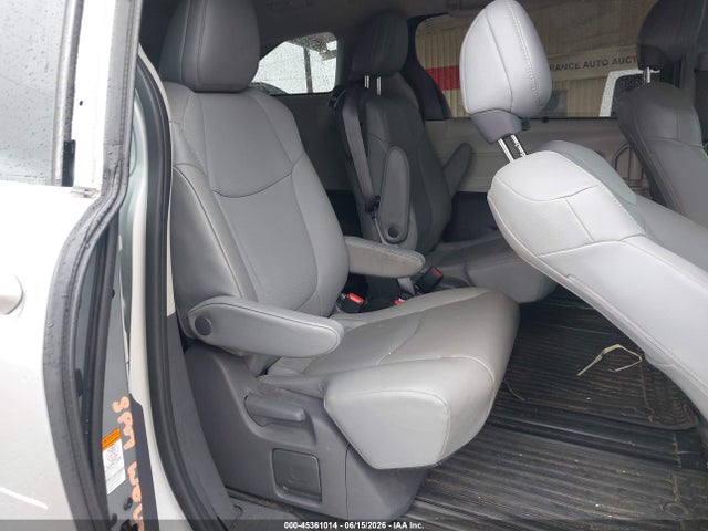 Toyota SIENNA XLE 2021 5TDYRKEC8MS010205 Image 8