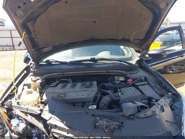 45361024 :رقم المزاد ، 1C3BC1FB0BN569052 vin ، 2011 Chrysler 200 Touring مزاد بيع