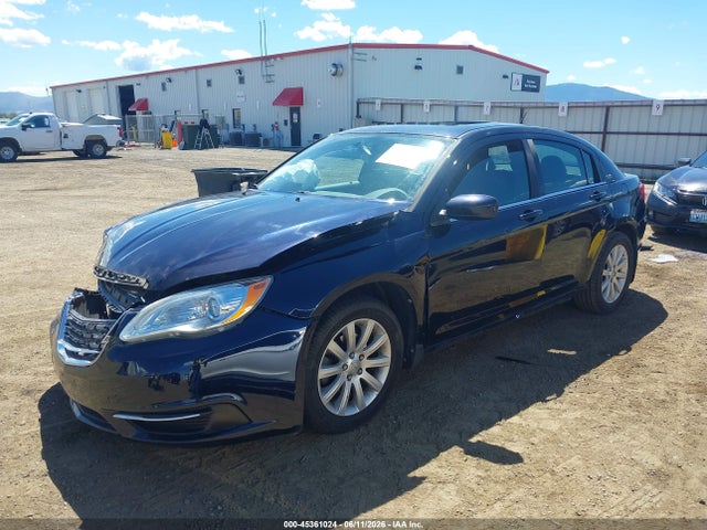 45361024 :رقم المزاد ، 1C3BC1FB0BN569052 vin ، 2011 Chrysler 200 Touring مزاد بيع