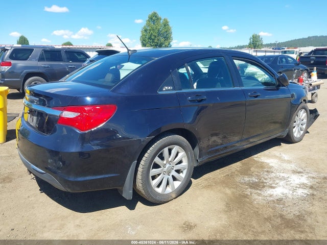 45361024 :رقم المزاد ، 1C3BC1FB0BN569052 vin ، 2011 Chrysler 200 Touring مزاد بيع
