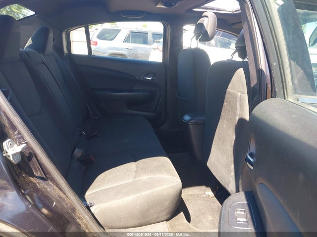 45361024 :رقم المزاد ، 1C3BC1FB0BN569052 vin ، 2011 Chrysler 200 Touring مزاد بيع