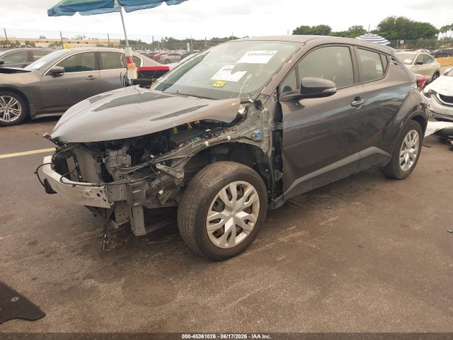 2021 Toyota C-hr Le მანქანა იყიდება აუქციონზე, vin: NMTKHMBX3MR120282, აუქციონის ნომერი: 45361026
