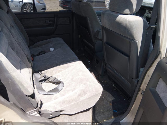 45361100 :رقم المزاد ، JACDJ58X017J07070 vin ، 2001 Isuzu Trooper Limited/ls/s مزاد بيع