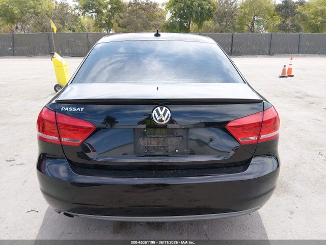 1VWAP7A35EC012522 Volkswagen Passat 2.5l Wolfsburg Edition