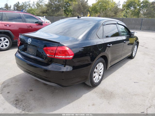 1VWAP7A35EC012522 Volkswagen Passat 2.5l Wolfsburg Edition