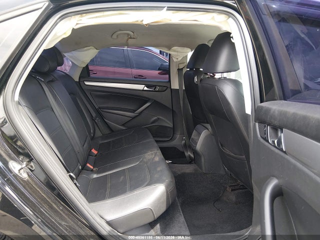 1VWAP7A35EC012522 Volkswagen Passat 2.5l Wolfsburg Edition