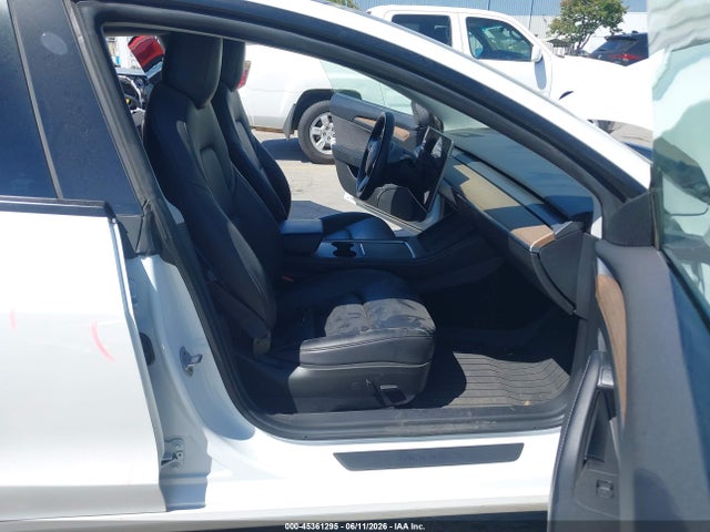 45361295 :رقم المزاد ، 5YJ3E1EC0MF049200 vin ، 2021 Tesla Model 3 Performance Dual Motor All-wheel Drive مزاد بيع