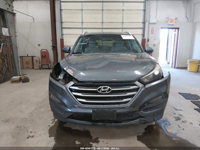 KM8J3CA42JU666622 Hyundai TUCSON SEL
