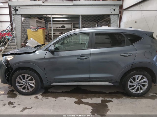 KM8J3CA42JU666622 Hyundai TUCSON SEL