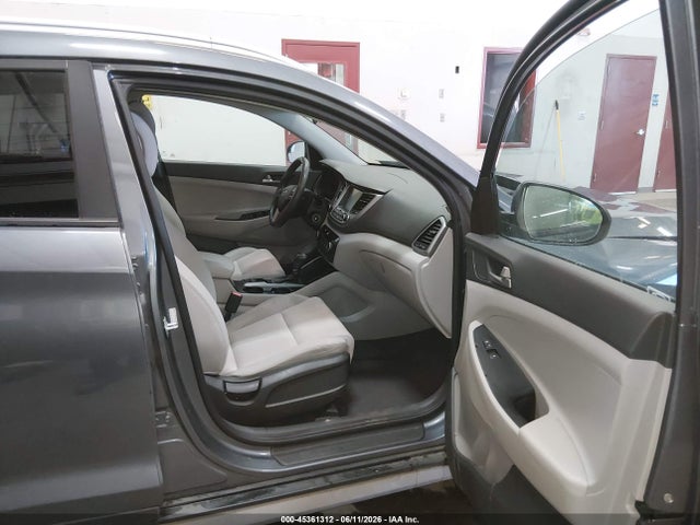 KM8J3CA42JU666622 Hyundai TUCSON SEL