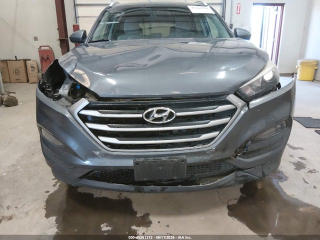 KM8J3CA42JU666622 Hyundai TUCSON SEL