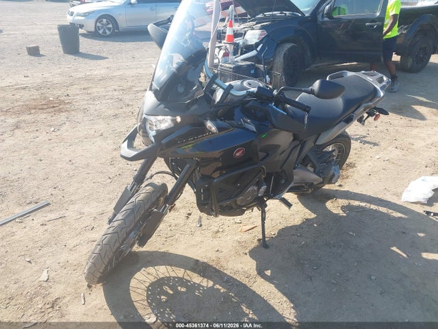 Honda Vfr1200 X 2016 JH2SC7607GK000261 Image 2