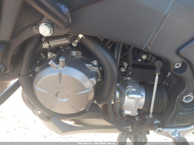 Honda Vfr1200 X 2016 JH2SC7607GK000261 Image 9