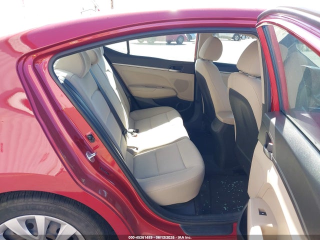 5NPD74LF5JH259821 Hyundai ELANTRA SE