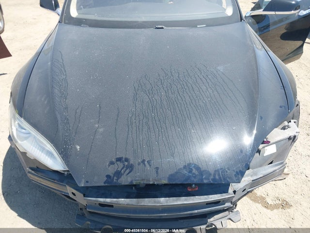 45361504 :رقم المزاد ، 5YJSA1CN9DFP27745 vin ، 2013 Tesla Model S مزاد بيع